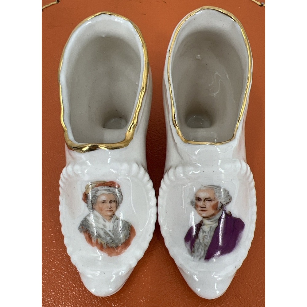 Vintage Porcelain Miniature Shoes George and Martha Washington‎